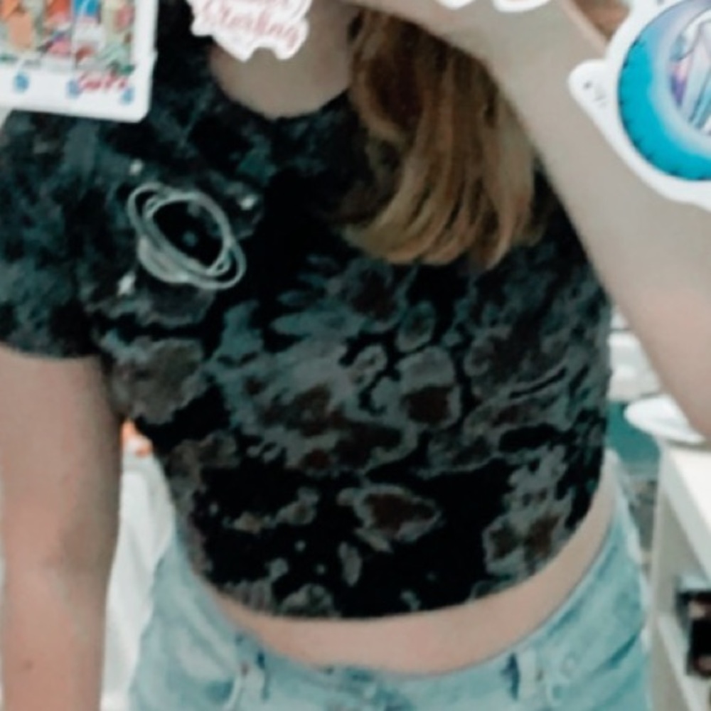 Cute diy bleach dyed crop top with space design